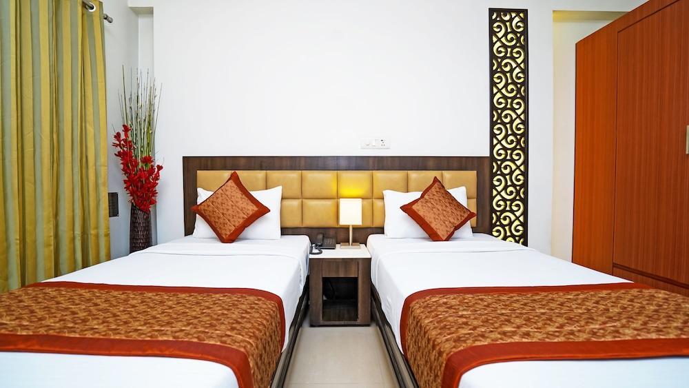 Hotel Pooja Palace Νέο Δελχί Εξωτερικό φωτογραφία