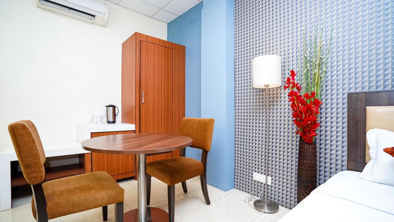 Hotel Pooja Palace Νέο Δελχί Εξωτερικό φωτογραφία
