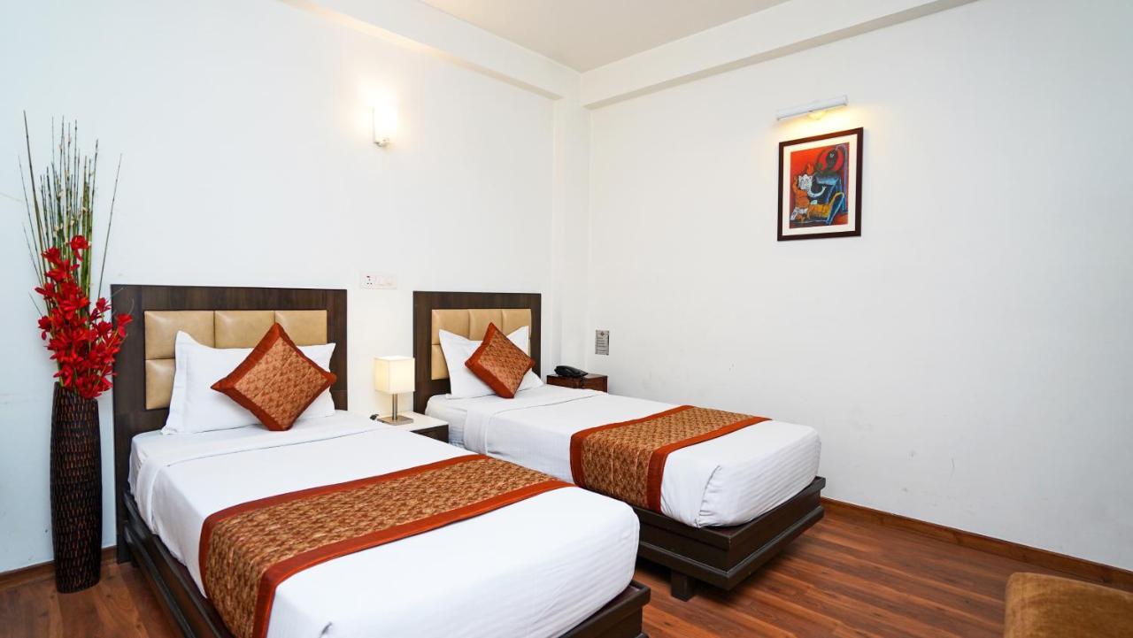 Hotel Pooja Palace Νέο Δελχί Εξωτερικό φωτογραφία