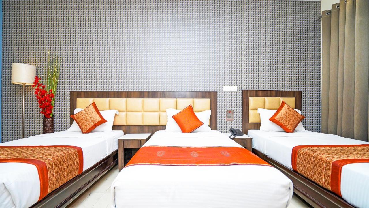 Hotel Pooja Palace Νέο Δελχί Εξωτερικό φωτογραφία