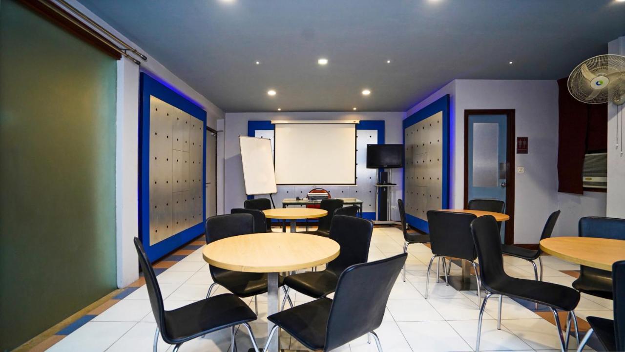 Hotel Pooja Palace Νέο Δελχί Εξωτερικό φωτογραφία